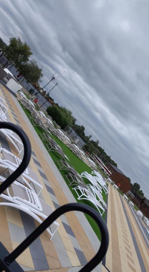 P&D'S Pearl Caravan At Tattershall Lakes Country Park Hotel Exterior foto