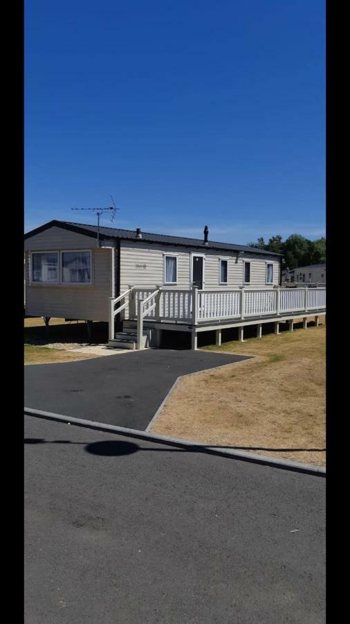 P&D'S Pearl Caravan At Tattershall Lakes Country Park Hotel Exterior foto