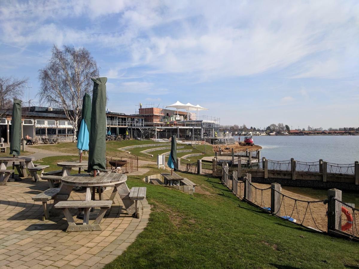 P&D'S Pearl Caravan At Tattershall Lakes Country Park Hotel Exterior foto