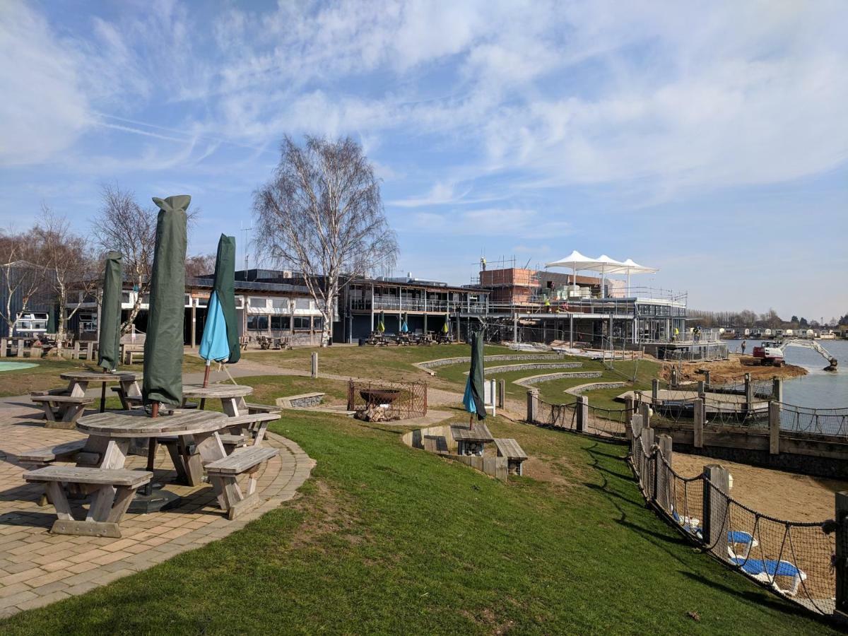 P&D'S Pearl Caravan At Tattershall Lakes Country Park Hotel Exterior foto