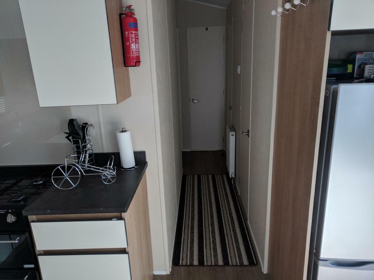 P&D'S Pearl Caravan At Tattershall Lakes Country Park Hotel Exterior foto